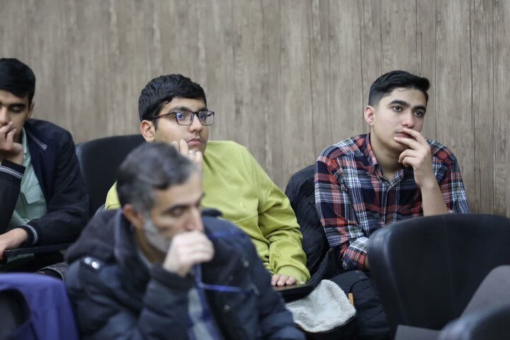 تصاویر/  برگزاری جلسه جدال روایت ها در جنگ ترکیبی