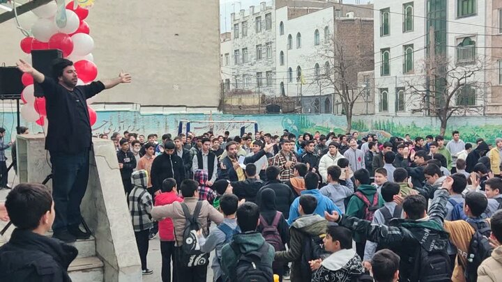 تصاویر/ برگزاری موکب پذیرایی نوجوانان آرمانی دبیرستان برتر شهید بابایی