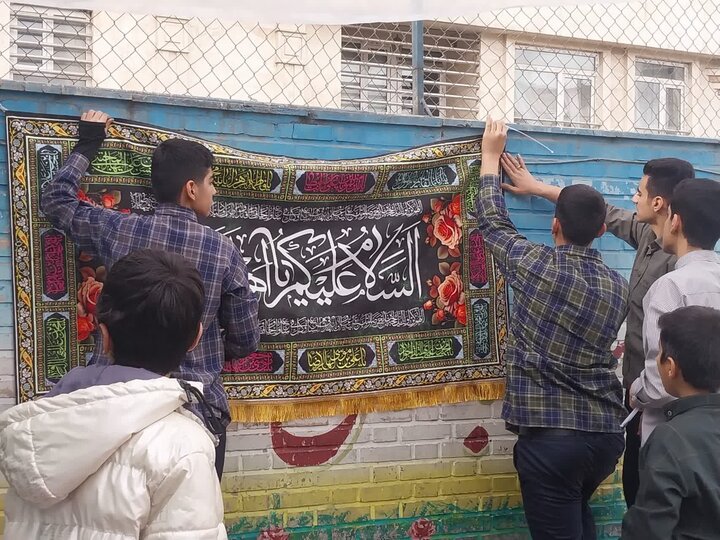 تصاویر/ برگزاری موکب پذیرایی نوجوانان آرمانی دبیرستان برتر شهید بابایی