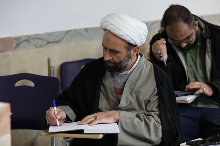 تصاویر/ دوره نقد جریان الحاد و پوچگرایی در حوزه علمیه استان یزد برگزار شد