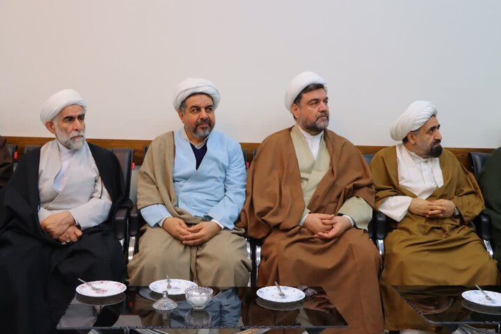 تصاویر/ نشست تبیینی ائمه جماعات اسلامشهر با آیت‌الله خاتمی