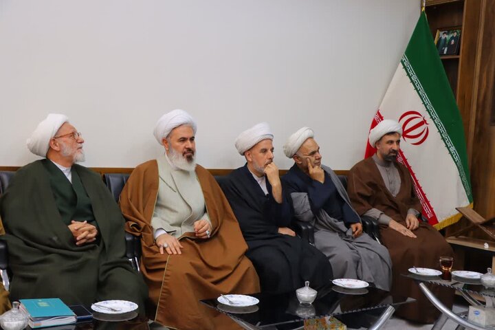 تصاویر/ نشست تبیینی ائمه جماعات اسلامشهر با آیت‌الله خاتمی