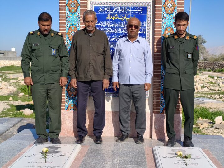 تصاویر/ غبارروبی قبور مطهر شهدا در بنک