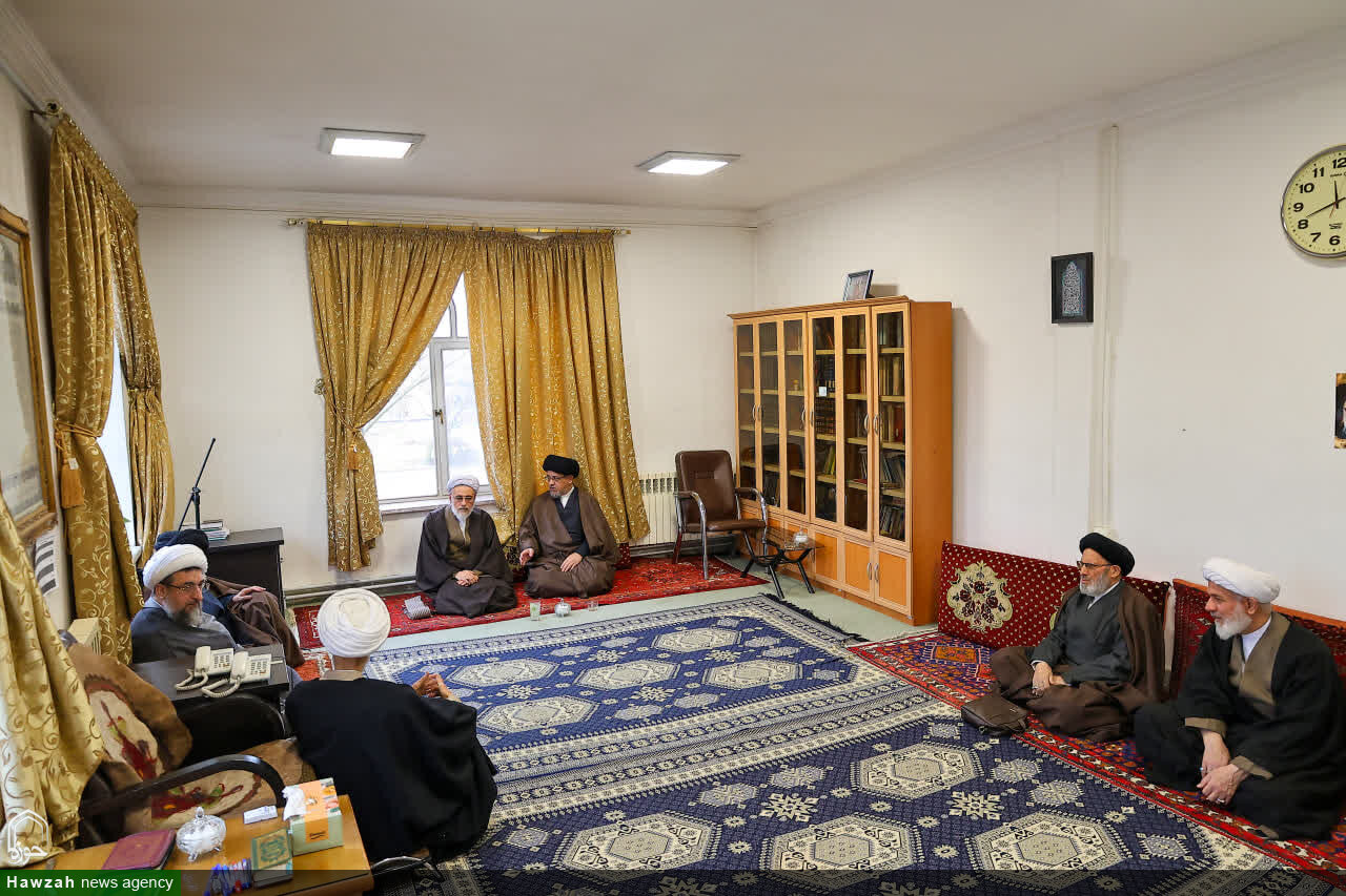 دیدار صمیمی نماینده ولیفقیه آذربایجان شرقی با جمعی از اساتید پیشکسوت حوزه علمیه بناب+ عکس