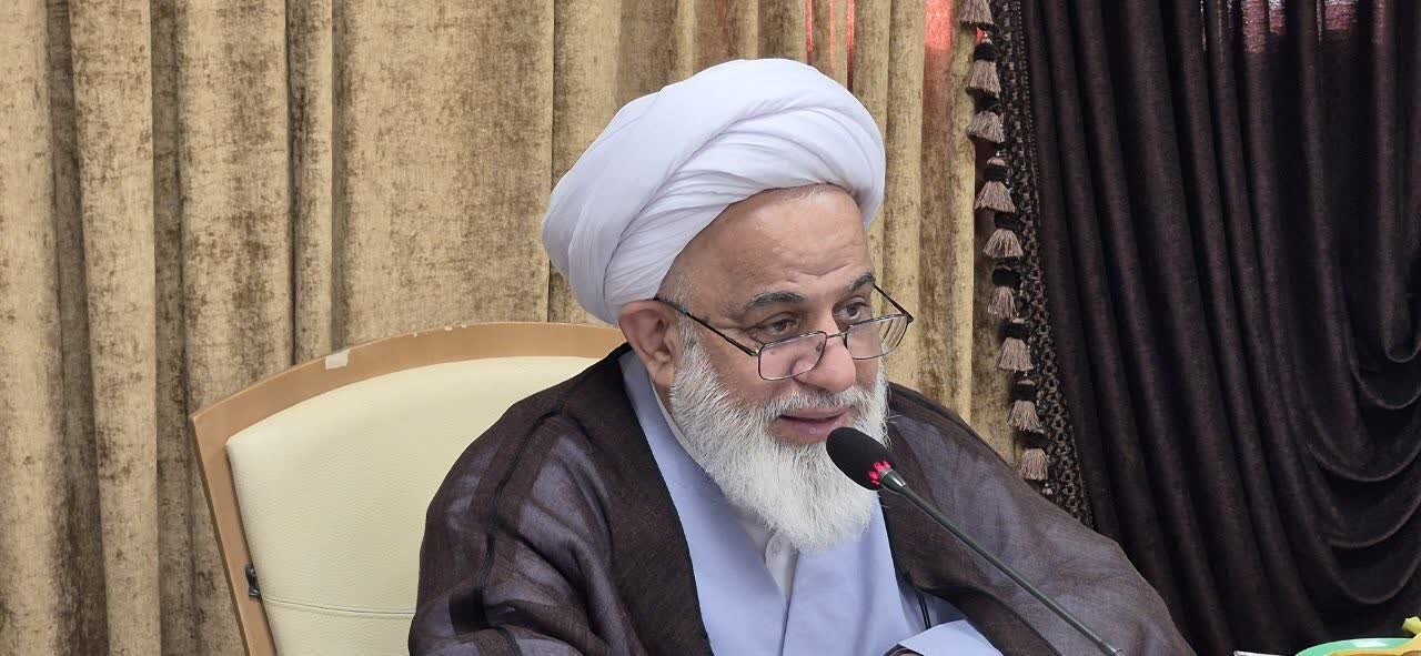 روحانیت و ائمه جماعات مجاهدان خط مقدم عرصه جهاد تبیین هستند