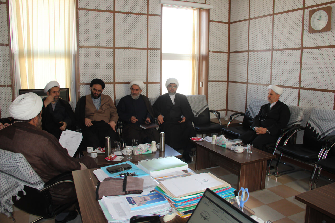 حوزه علمیه در موضوع تبلیغ میداندار است