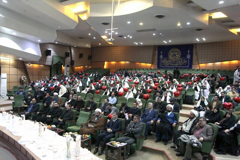 معیار سعادت، برقراری رابطه‌ای قلبی با نایب امام زمان(عج) است+ عکس