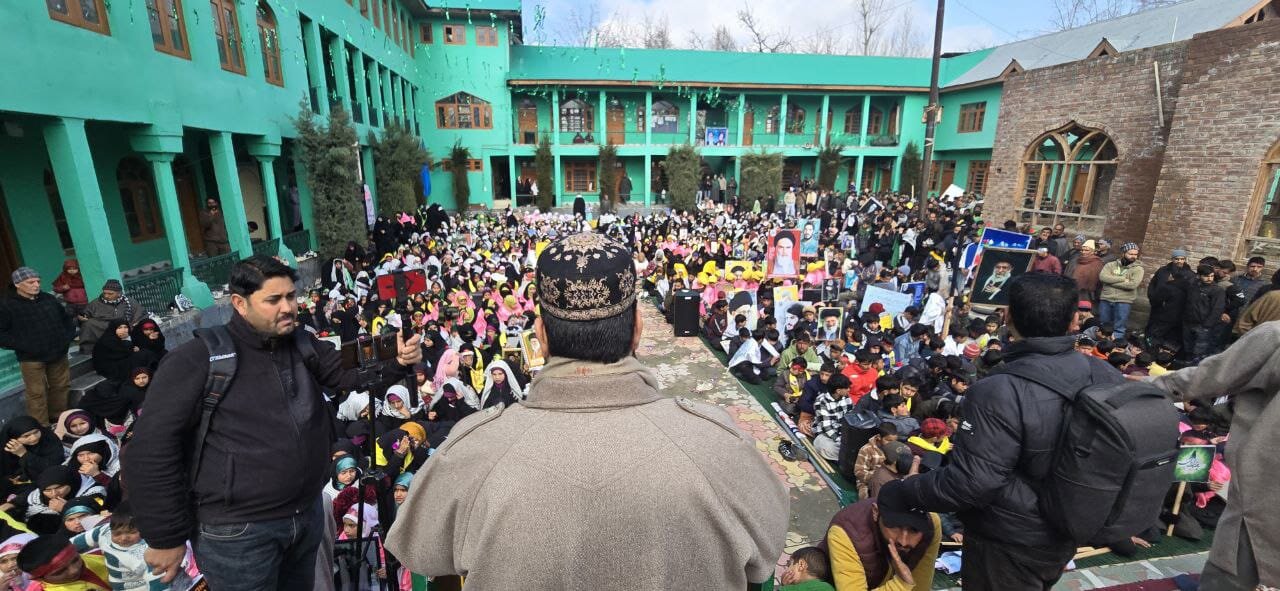 इमाम महदी (अ) के जन्म दिवस पर बडगाम कश्मीर में भव्य जशन: सैय्यद अली खामेनेई, आगा सैयद हसन के नेतृत्व में मुस्लिम उम्मा के लिए समझ, हिम्मत और एकता का संदेश