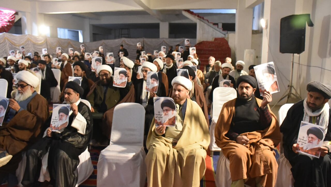 सैय्यद अली खामेनेई दबे-कुचले लोगों के लिए उम्मीद और मज़बूती की निशानी हैं/ मरजेईयत और विलायत फकीह की रक्षा करना सभी की ज़िम्मेदारी हैः मुक़र्रेरीन