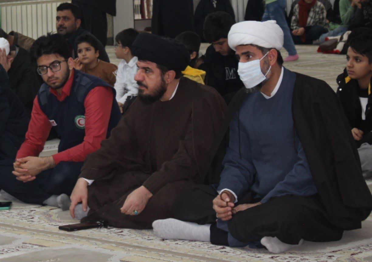 فیلم| مراسم گرامیداشت دهه فجر و جشن میلاد امام زمان (عج) در مسجد امام حسین(ع) کامیاران