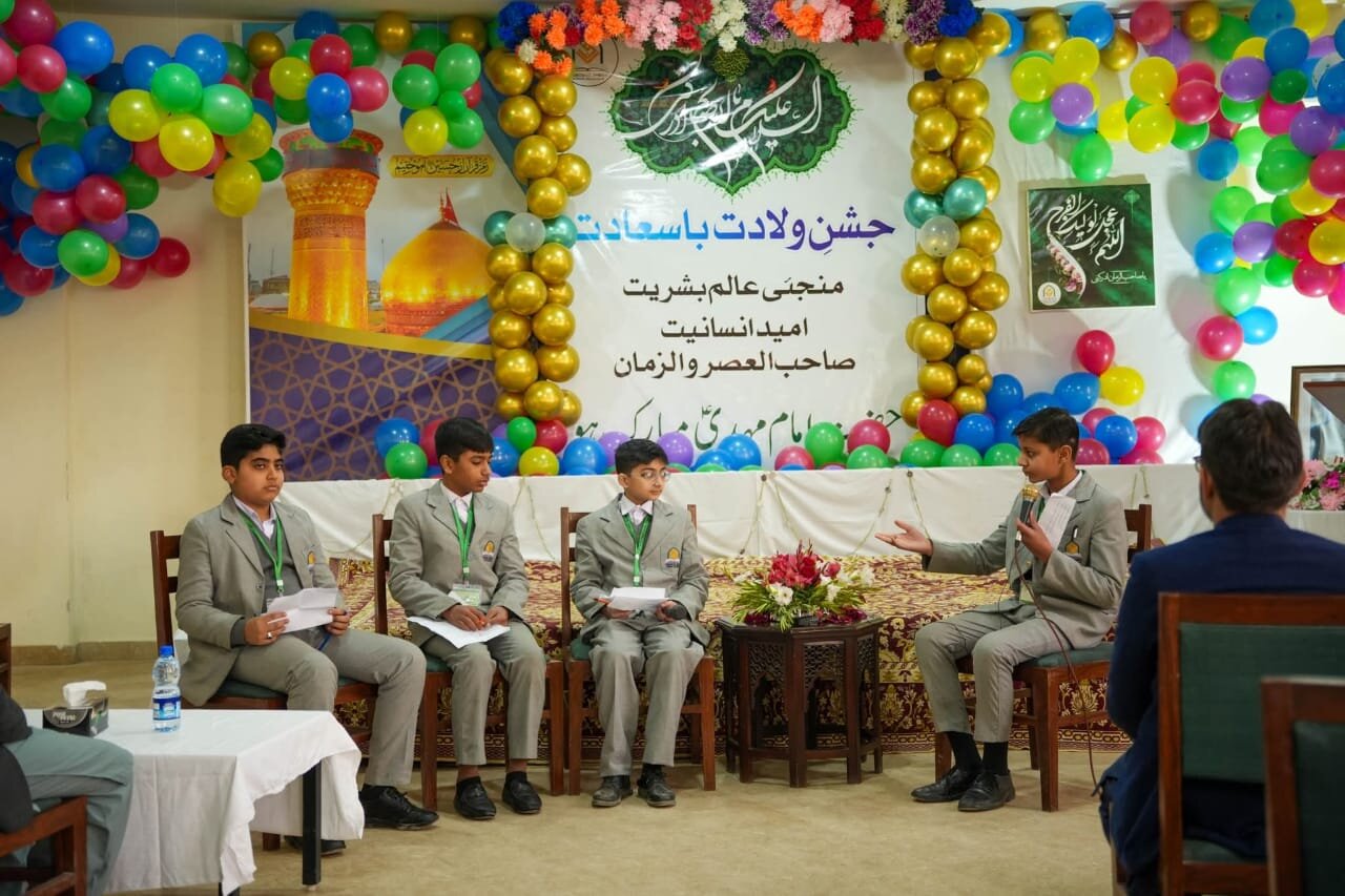 نمایش خلاقیت و تعهد دانش‌آموزان در جشن ولادت امام مهدی(عج) در وارث الانبیاء پاکستان