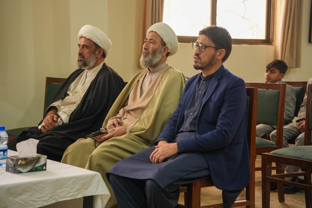 نمایش خلاقیت و تعهد دانش‌آموزان در جشن ولادت امام مهدی(عج) در وارث الانبیاء پاکستان