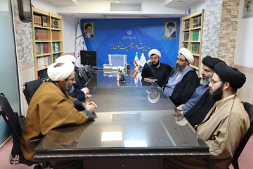 تصاویر/ دیدار مدیر حوزه علمیه استان یزد با اساتید دوره نقد جریان الحاد و پوچگرایی