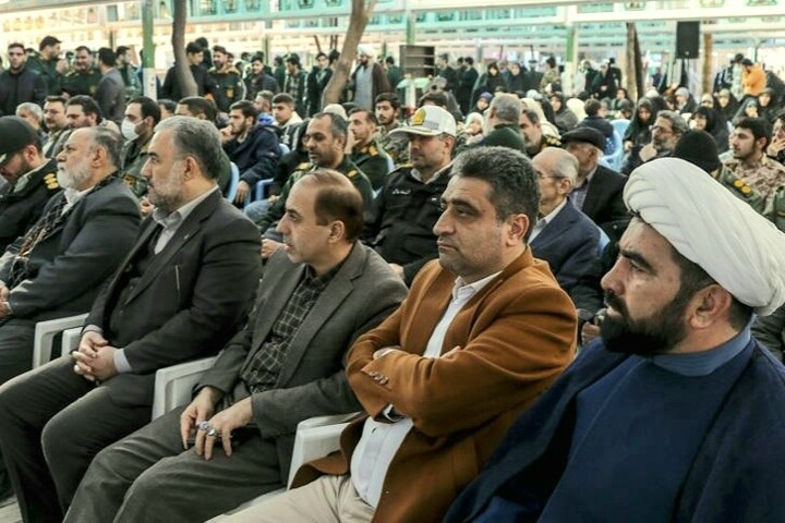 تصاویر/ آیین میهمانی لاله ها و مراسم گلباران و عطرافشانی مزار مطهر شهدای در قم