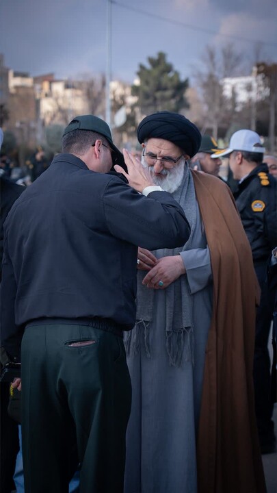 آیین میهمانی لاله‌ها، گلباران و عطرافشانی مزار شهدا امام زاده محمد کرج
