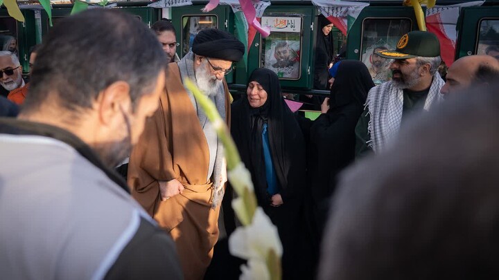 آیین میهمانی لاله‌ها، گلباران و عطرافشانی مزار شهدا امام زاده محمد کرج
