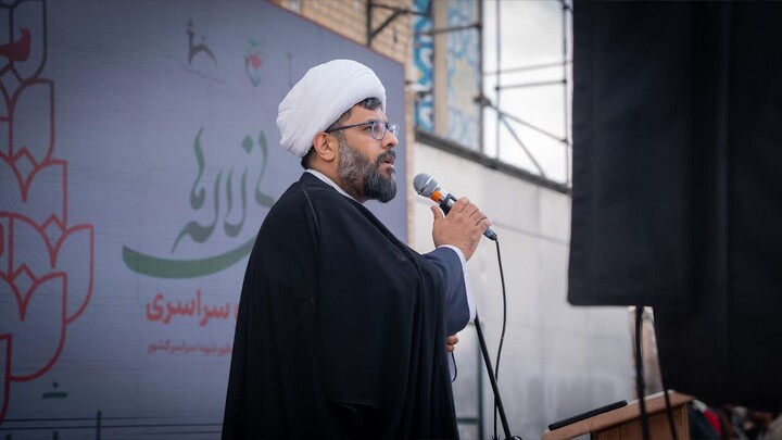 آیین میهمانی لاله‌ها، گلباران و عطرافشانی مزار شهدا امام زاده محمد کرج
