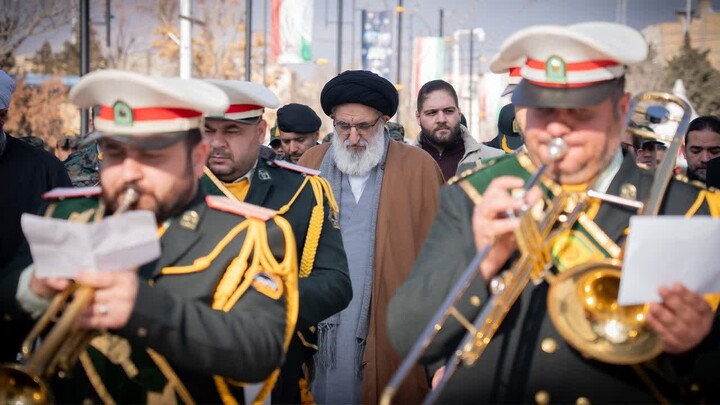 آیین میهمانی لاله‌ها، گلباران و عطرافشانی مزار شهدا امام زاده محمد کرج
