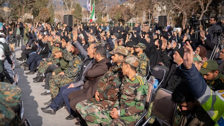 آیین میهمانی لاله‌ها، گلباران و عطرافشانی مزار شهدا امام زاده محمد کرج
