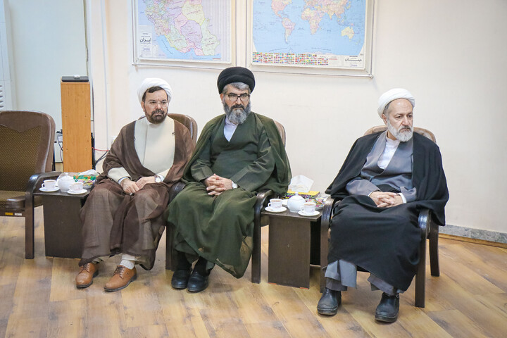 تصاویر/ دیدار رئیس دانشگاه فرهنگیان با آیت الله اعرافی
