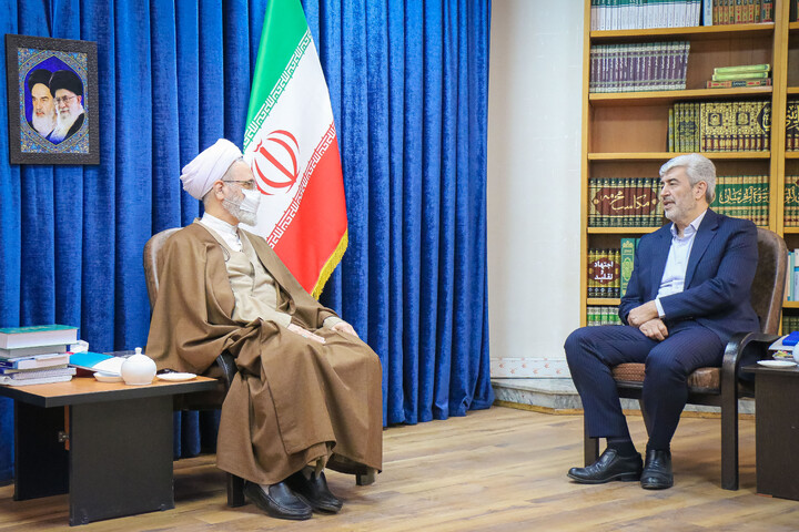تصاویر/ دیدار رئیس دانشگاه فرهنگیان با آیت الله اعرافی