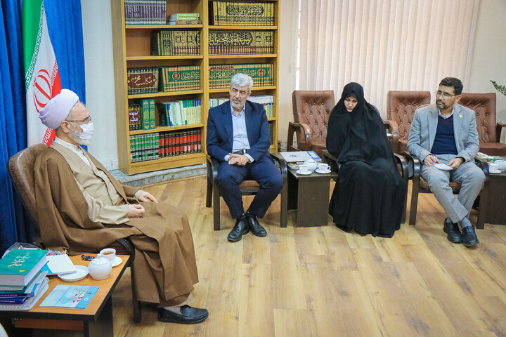 تصاویر/ دیدار رئیس دانشگاه فرهنگیان با آیت الله اعرافی