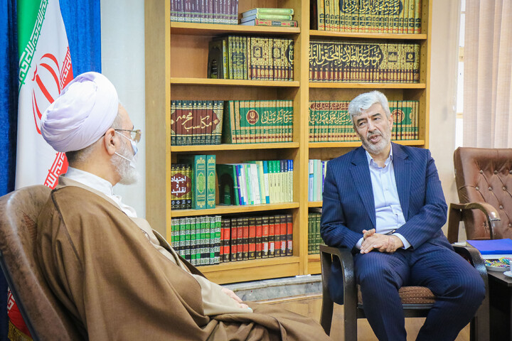 تصاویر/ دیدار رئیس دانشگاه فرهنگیان با آیت الله اعرافی