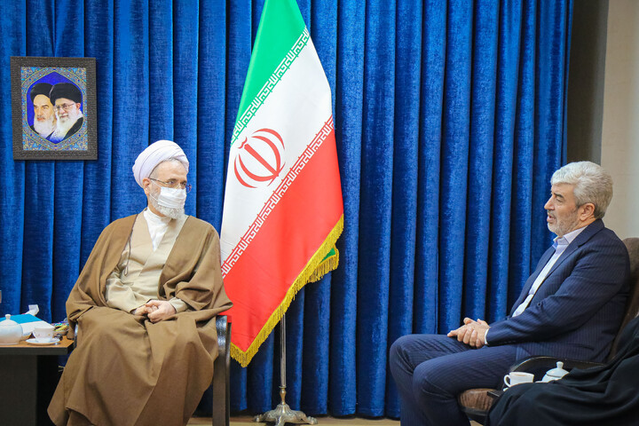 الگوها و شیوه‌های فعلی تربیتی و فرهنگی پاسخگوی پیچیدگی‌ها و شرایط نسل جدید نیستند