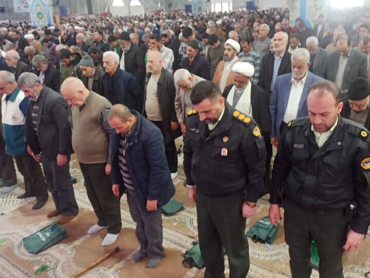 تصاویر/ نمازعبادی سیاسی جمعه کاشان