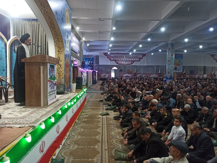 تصاویر/ نمازعبادی سیاسی جمعه کاشان