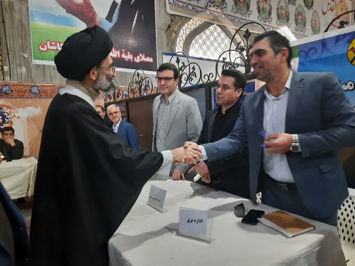 تصاویر/ نمازعبادی سیاسی جمعه کاشان