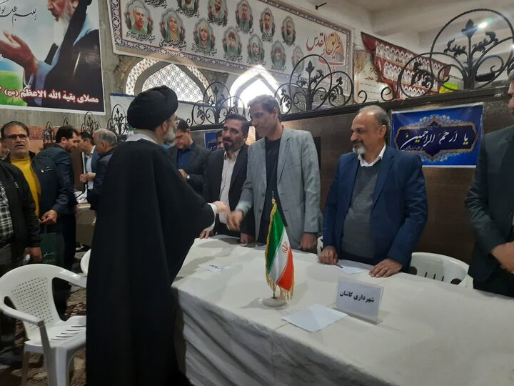 تصاویر/ نمازعبادی سیاسی جمعه کاشان