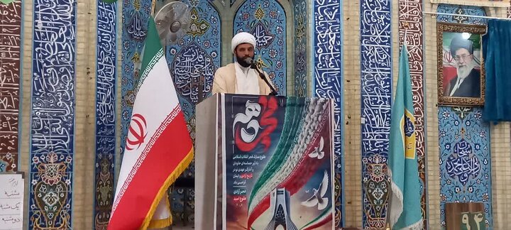 تصاویر/ اقامه نمازجمعه شهر راین