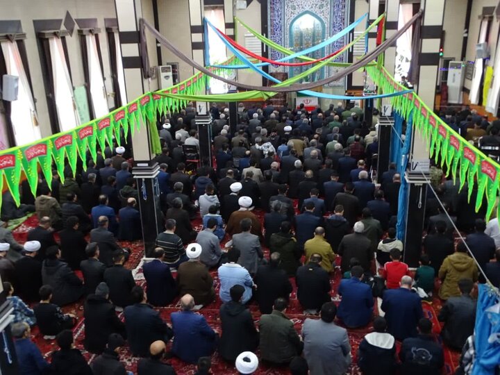 تصاویر/ آیین عبادی سیاسی نماز جمعه چهاربرج