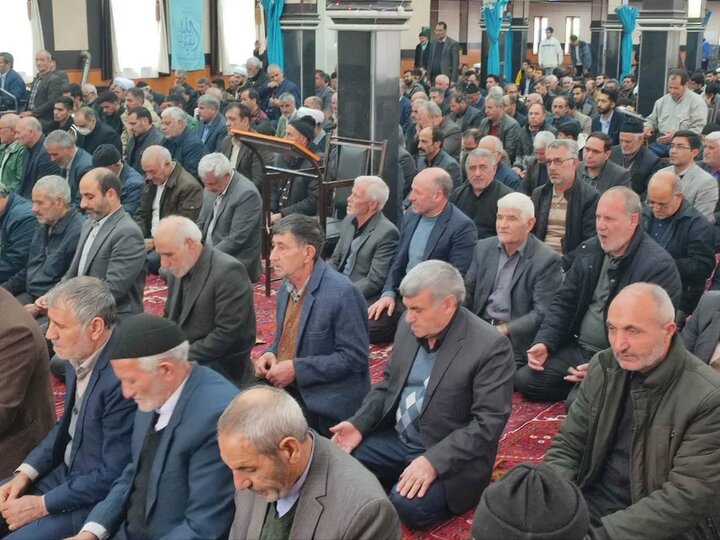 تصاویر/ آیین عبادی سیاسی نماز جمعه چهاربرج