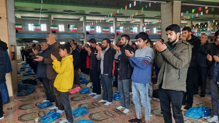 تصاویر/اقامه نماز عبادی سیاسی جمعه در خمین