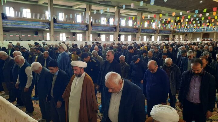 تصاویر/اقامه نماز عبادی سیاسی جمعه در خمین