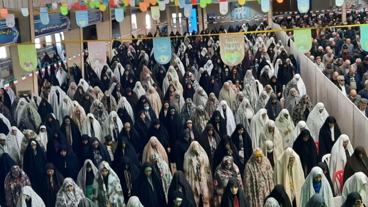 تصاویر/اقامه نماز عبادی سیاسی جمعه در خمین