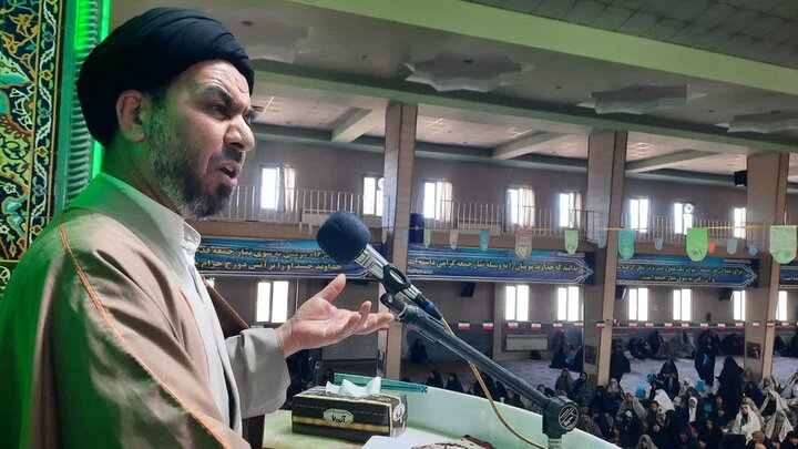 تصاویر/اقامه نماز عبادی سیاسی جمعه در خمین