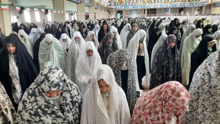 تصاویر/اقامه نماز عبادی سیاسی جمعه در خمین