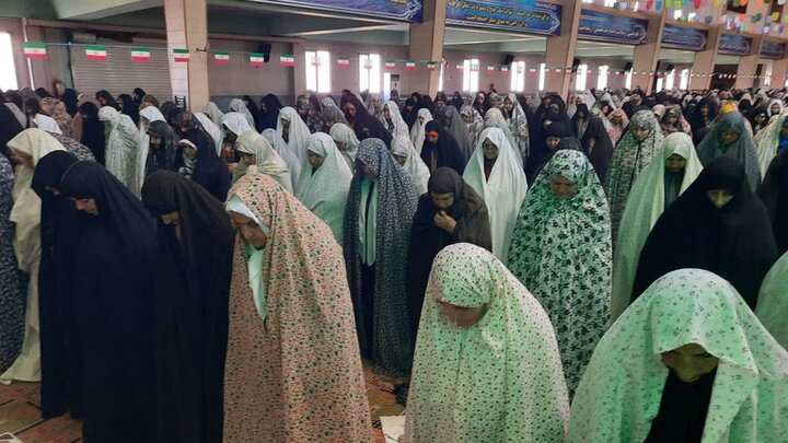 تصاویر/اقامه نماز عبادی سیاسی جمعه در خمین