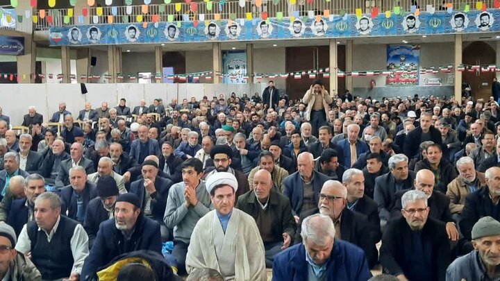 تصاویر/اقامه نماز عبادی سیاسی جمعه در خمین