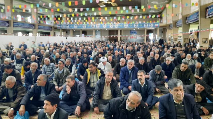 تصاویر/اقامه نماز عبادی سیاسی جمعه در خمین