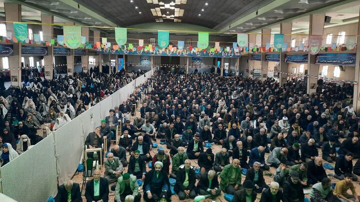 تصاویر/اقامه نماز عبادی سیاسی جمعه در خمین