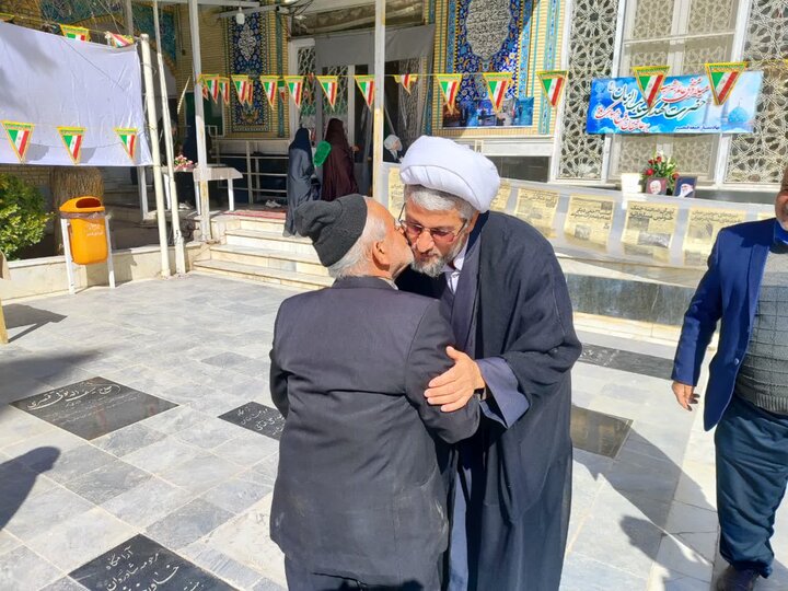 تصاویر/ نماز عبادی سیاسی جمعه قمصر