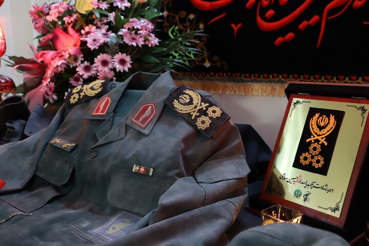 تصاویر/ اعطای درجه سپهبدی شهید حسین سلامی به خانواده وی