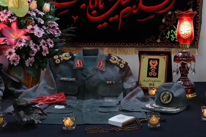 تصاویر/ اعطای درجه سپهبدی شهید حسین سلامی به خانواده وی