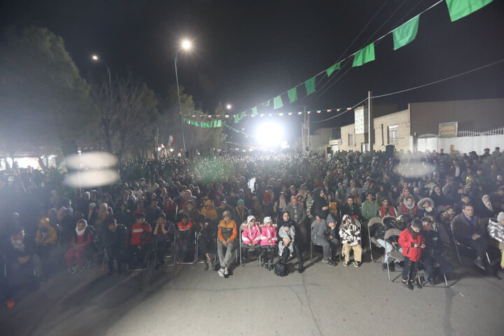 تصاویر/ برگزاری جشنواره ابربازی ها در پنجمین  پیاده راه ولیعصر امامشهر