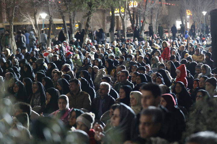 تصاویر/ برگزاری جشنواره ابربازی ها در پنجمین  پیاده راه ولیعصر امامشهر