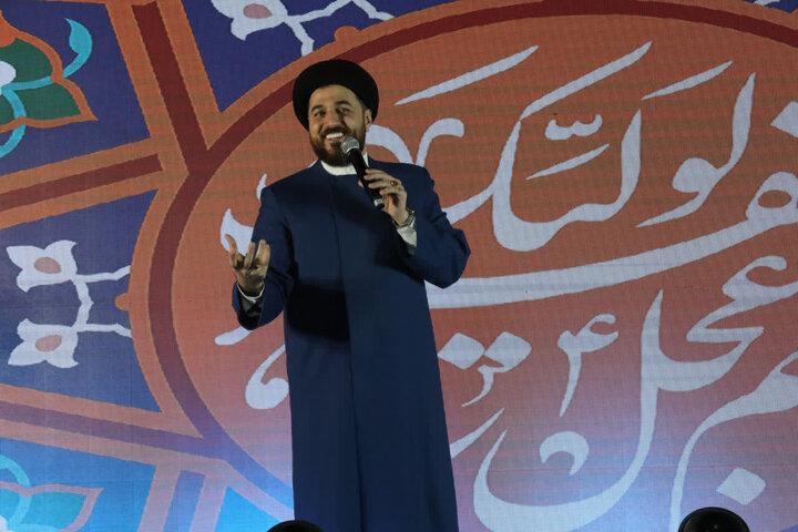 تصاویر/ برگزاری جشنواره ابربازی ها در پنجمین  پیاده راه ولیعصر امامشهر